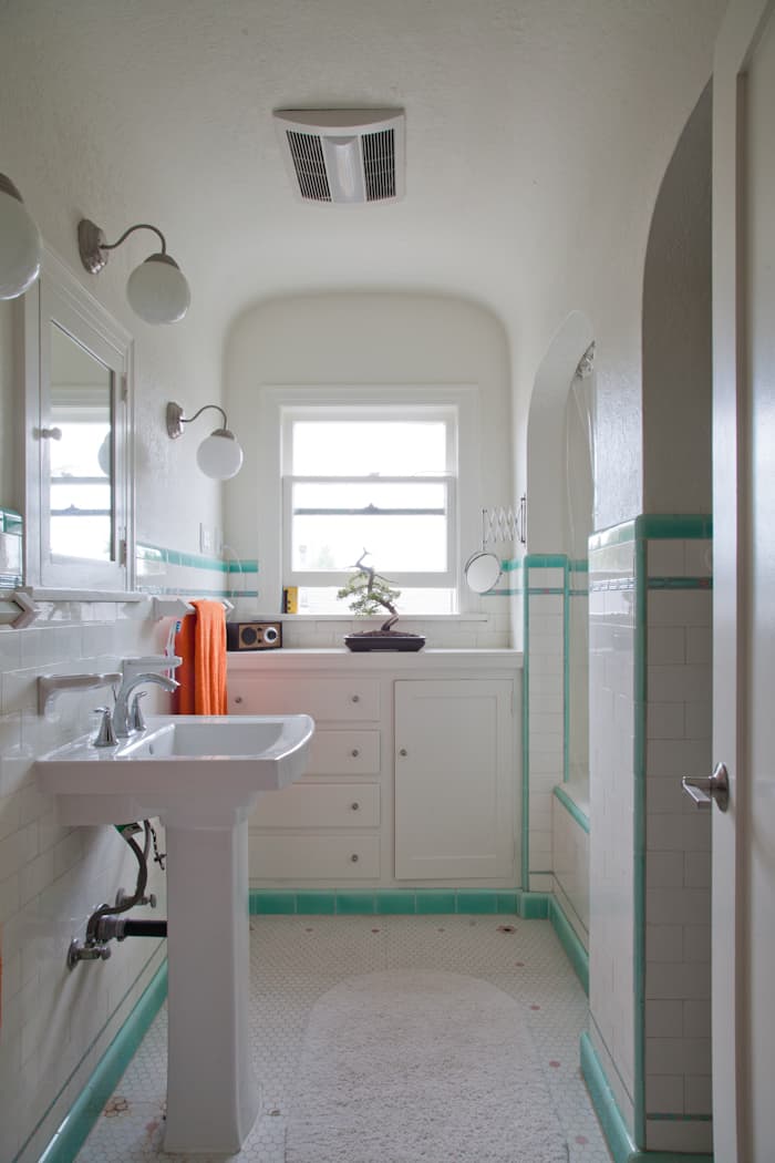 Our Favorite Bathrooms Apartment Therapy